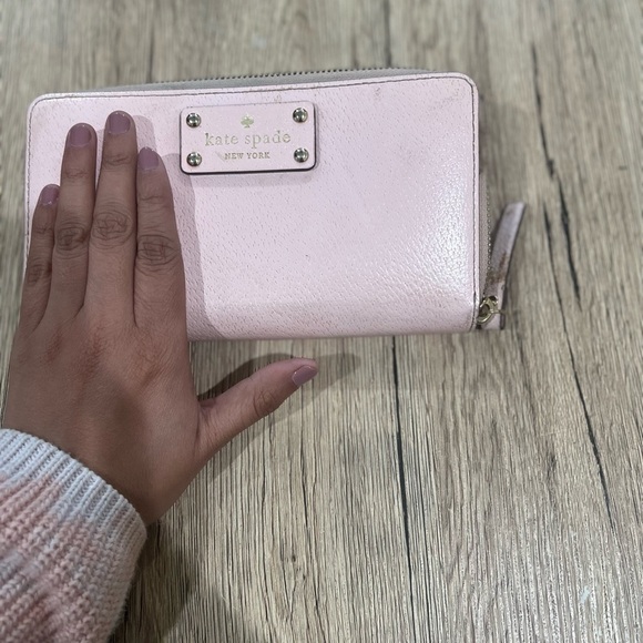 Kate spade continental zip closure leather wallet - Picture 3 of 9